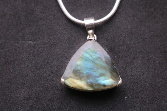 Labradorite Pendant | 925 Sterling Silver
