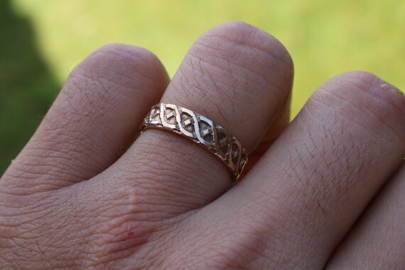 Celtic Knot Design Gold Ring - US size 9