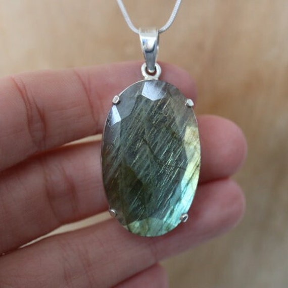 Labradorite Pendant | 925 Sterling Silver