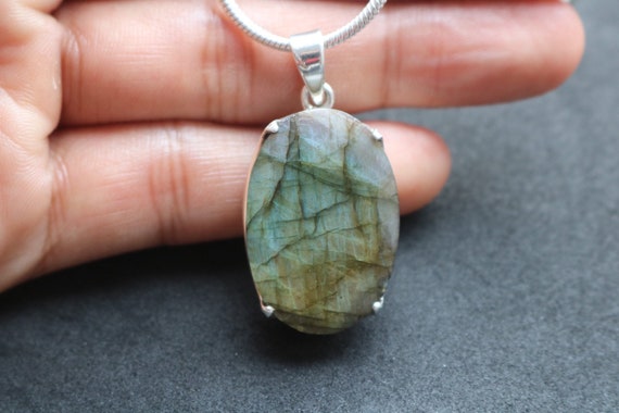 Labradorite Pendant | 925 Sterling Silver