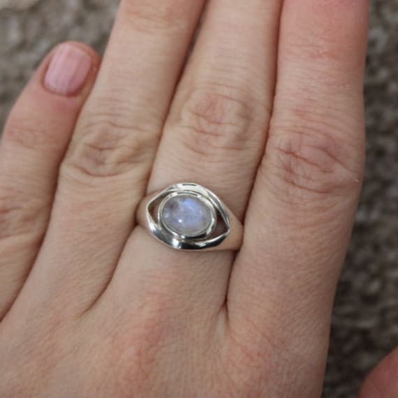 925 Silver Ring with Moonstone