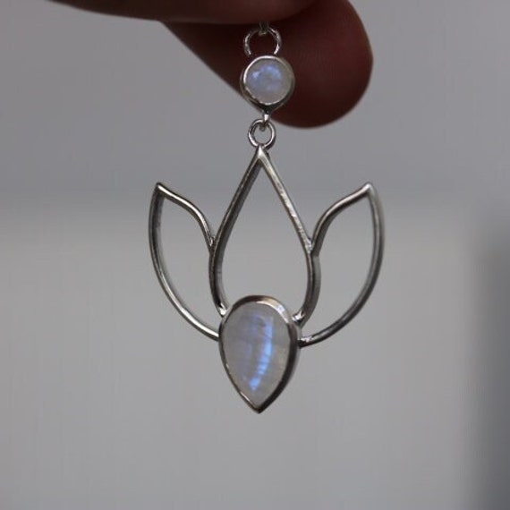 Lotus Flower with Rainbow Moonstone Pendant | 925 Sterling Silver