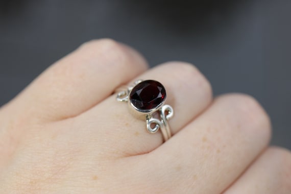 Garnet Ring | 925 Sterling Silver