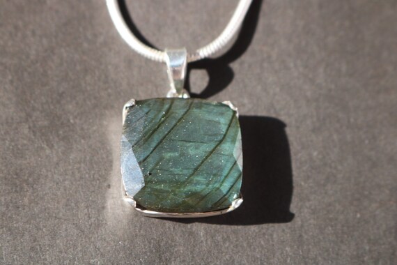 Labradorite Pendant | 925 Sterling Silver