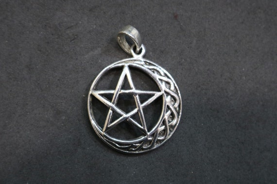 Eternal Knot Pendant with Pentagram