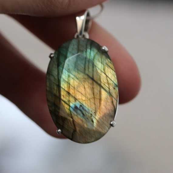 Labradorite Pendant | 925 Sterling Silver