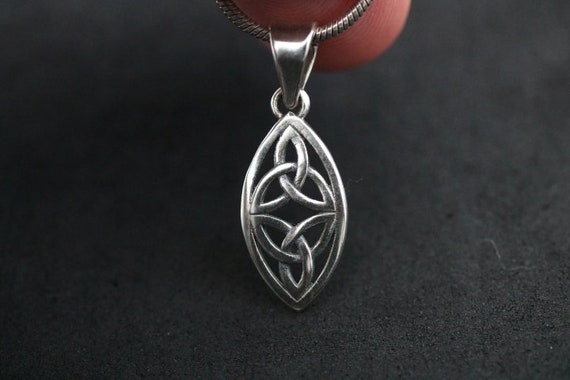 Trinity Knot Pendant | 925 Sterling Silver