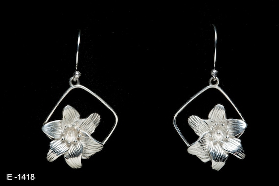 Flower Drop Earrings