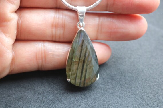 Labradorite Pendant | 925 Sterling Silver