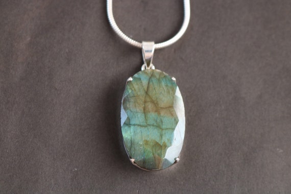 Labradorite Pendant | 925 Sterling Silver
