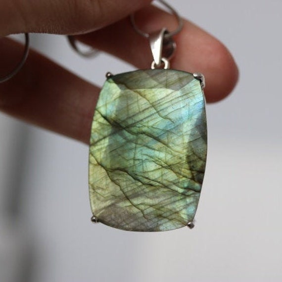 Labradorite Pendant | 925 Sterling Silver