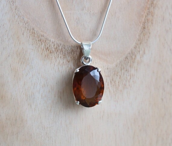 Bear Quartz Pendant in 925 Sterling Silver casing