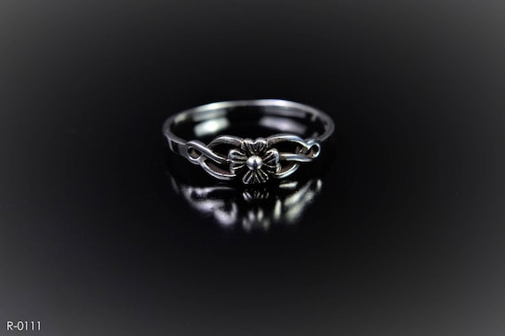 Sterling Silver  Flower Design Ring