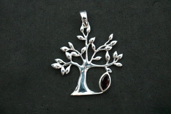 Tree of Life Pendant with Garnet | 925 Sterling Silver