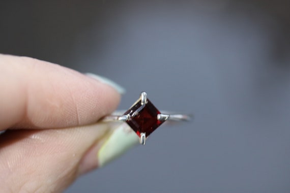 Garnet Ring | 925 Sterling Silver