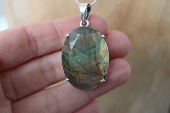 Labradorite Pendant | 925 Sterling Silver