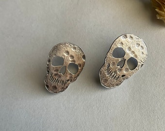 Skull stud earrings