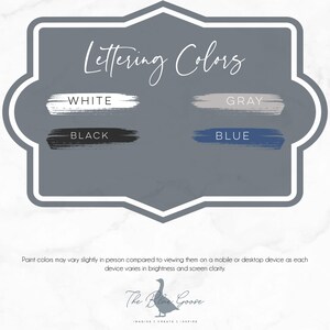 K&ouml;nnte beinhalten: Eine Grafik, die die Schriftfarben f&uuml;r ein Designprojekt zeigt. Die Farben sind Wei&szlig;, Grau, Schwarz und Blau. Der Text "Lettering Colors" befindet sich oben auf der Grafik. Der Text "The Blue Goose" befindet sich unten auf der Grafik.