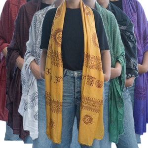 Scialle OM di alta qualità / Sciarpa spirituale realizzata a mano / Realizzata in Nepal / Sciarpa per meditazione, preghiera, yoga o per l'uso quotidiano