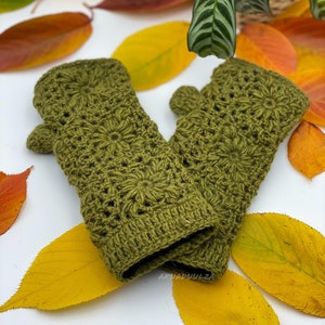 GREEN  Knitted Fingerless Gloves / Double Layered wool fleece Cosy gloves  / Hippie Boho winter Accessories / Made in Nepal