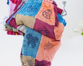 Pantalones deportivos hippies de patchwork, pantalones cargo coloridos y originales, estilo harem para festivales, hechos en Nepal.