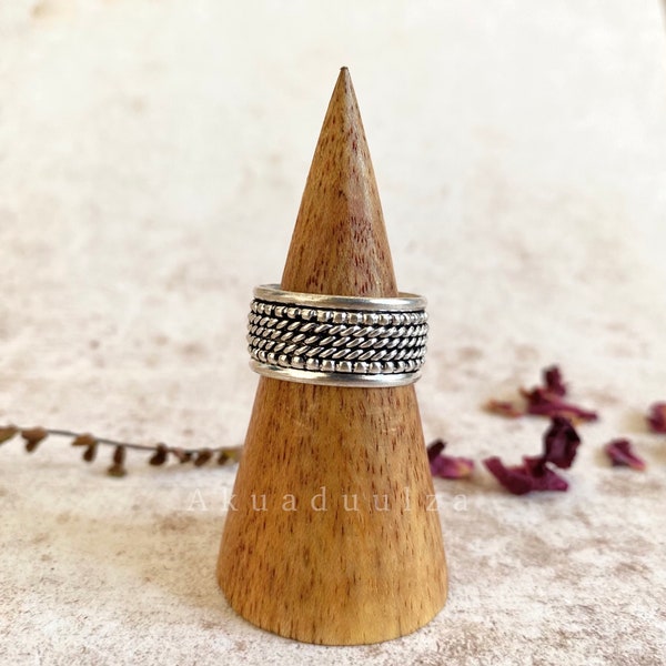 Bohemian Ethnic Ring / Hippie Boho Band Jewellery / Nepalese Tibetan Ring / Adjustable silver coloured Ring / Handmade In Nepal