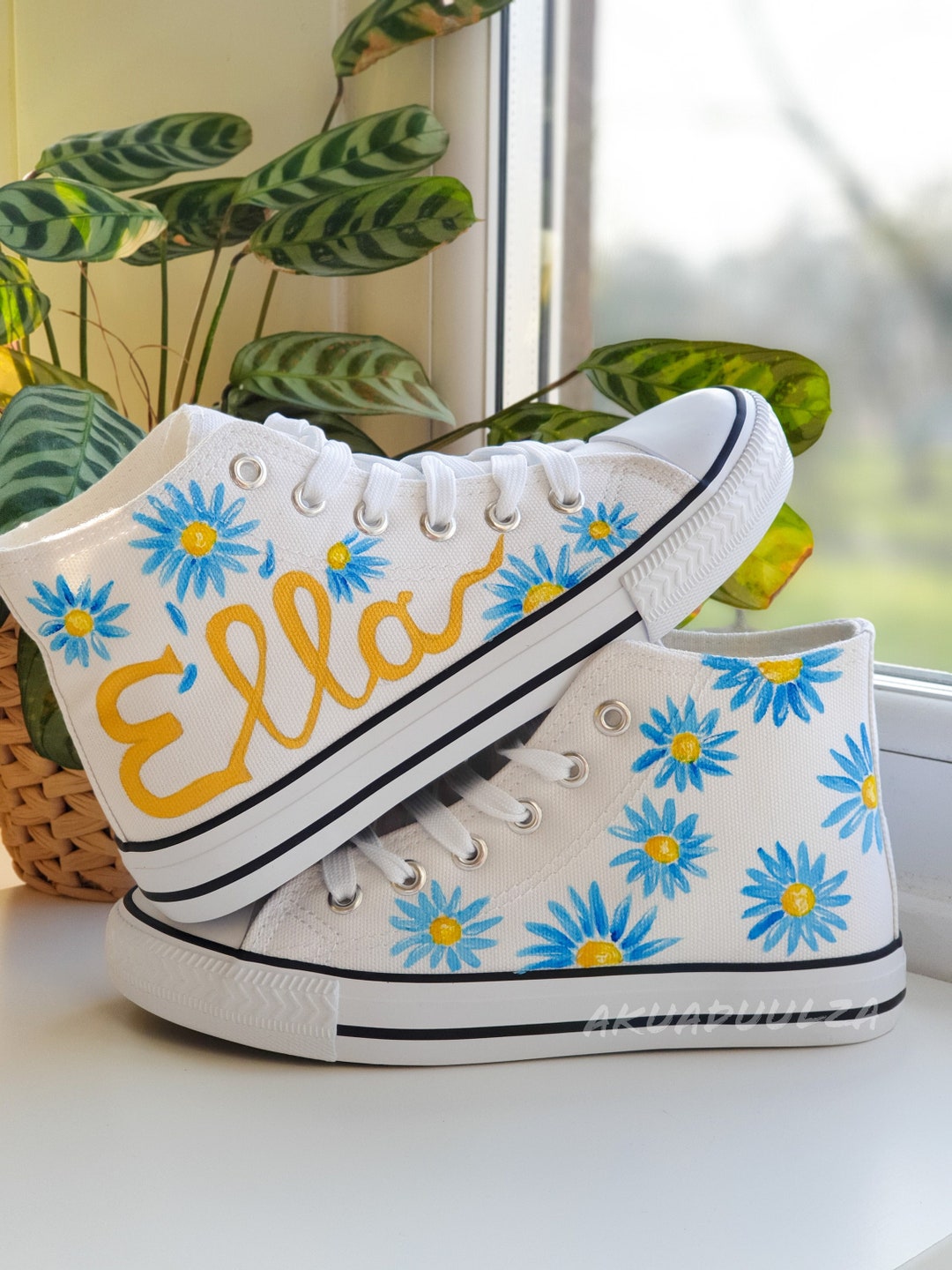 personalised-name-hand-painted-shoes-daisy-flowers-canvas-trainers
