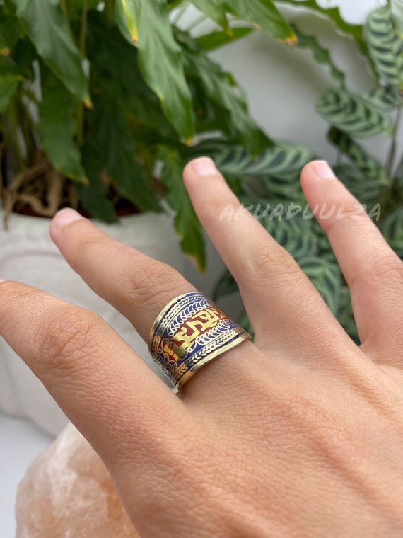 Om Mani Padme Hum anillo tibetano Anillo de mantra de meditacion Anillo etnico Anillo budista Hecho a mano en Nepal Etsy Mexico