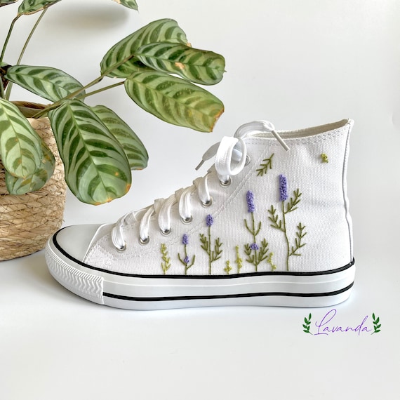 Paint fabric shoes with me! Painting wild flowers on shoes [Real Time  Video] 