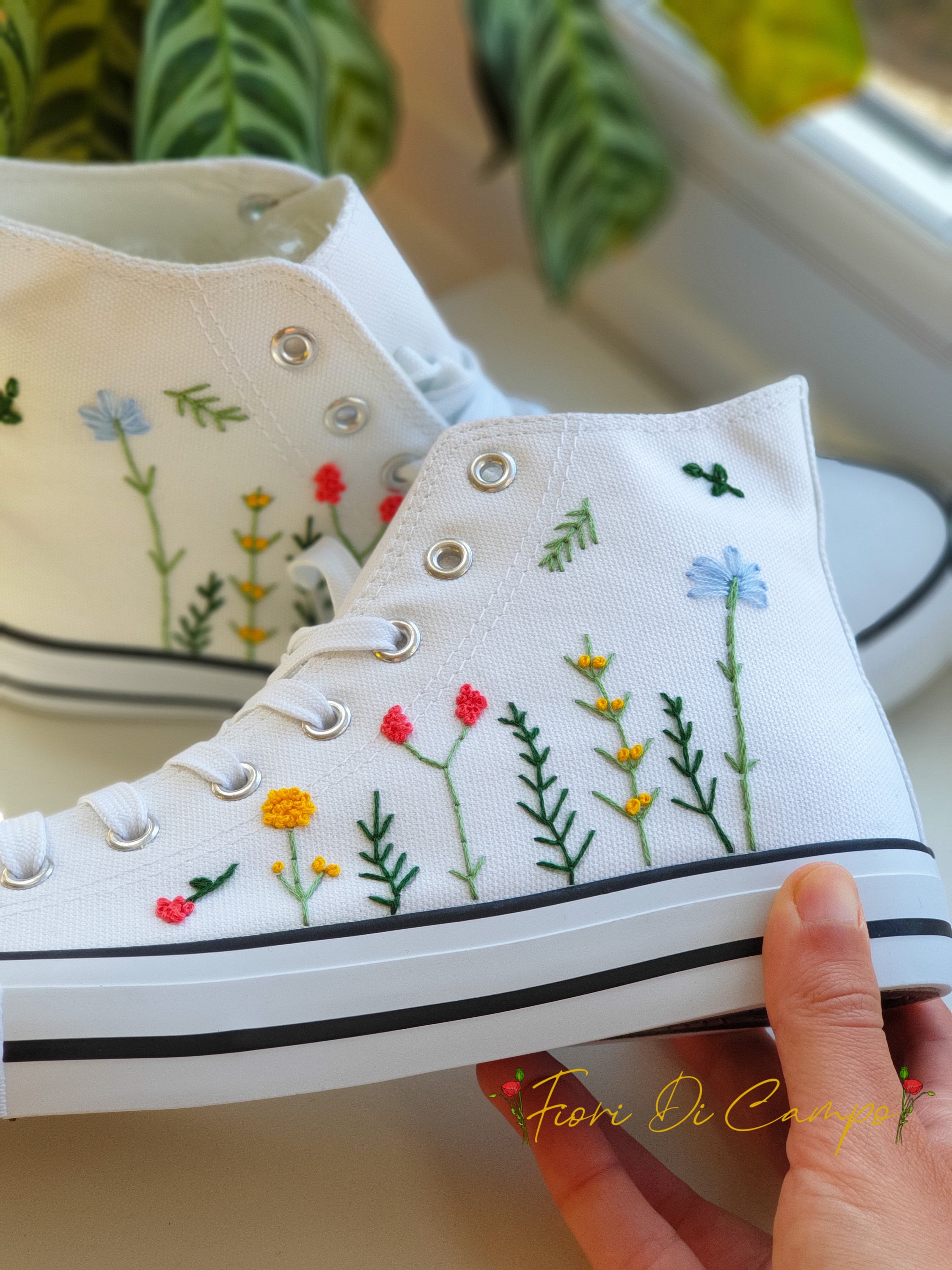 Mindy floral appliqu茅 shop leather sneaker