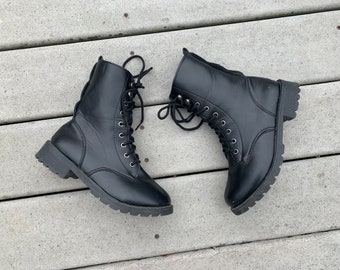 90s lace up boots