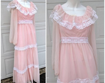 Vintage Long Sleeve Tiered Pink Prairie Maxi Dress || GUNNE Sax Gown with White Lace Accents, S/M