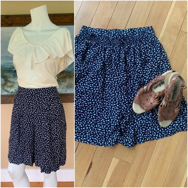 Vintage 90’s Blue Floral High Waisted Skort Shorts w Half Elastic Waist, M/L