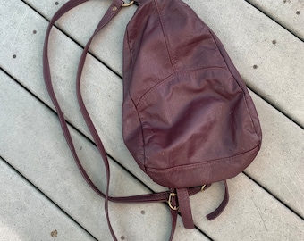 Vintage 90’s Brown Leather Triangle Backpack || Maroon Leather Backpack w Zippered Pockets