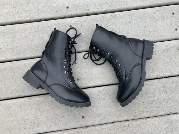 Vintage 90’s Black Lace Up Combat Boots, 7.5