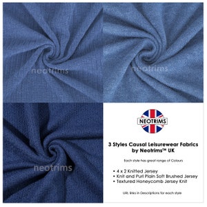 Puede incluir: Tres muestras de tela azul diferentes, cada una doblada en espiral. Las muestras de tela est&aacute;n etiquetadas con "neotrims". Debajo de las muestras hay un logotipo para "Neotrims" y un texto que dice: "3 Styles Causal Leisurewear Fabrics by Neotrims&trade; UK. Each style has great range of Colours. &bull; 4 x 2 Knitted Jersey &bull; Knit and Purl Plain Soft Brushed Jersey &bull; Textured Honeycomb Jersey Knit. URL links in Descriptions for each style."