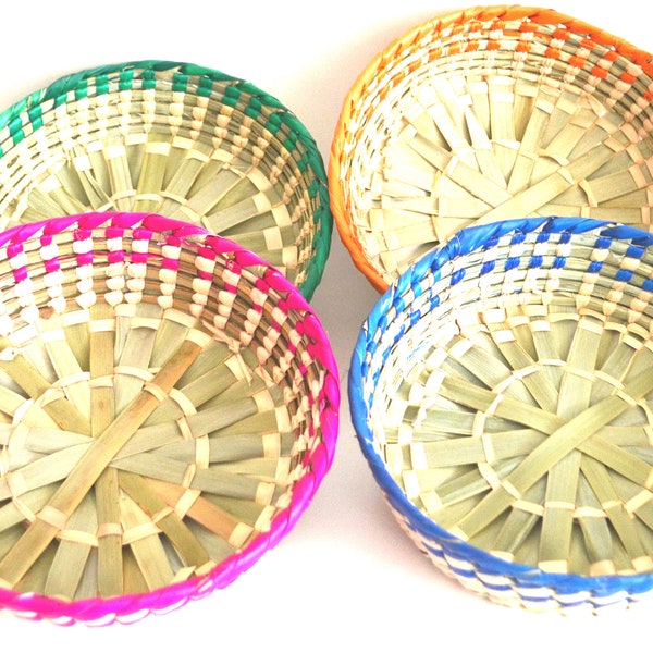 Set of 4 medium tortilla holders or palm trays