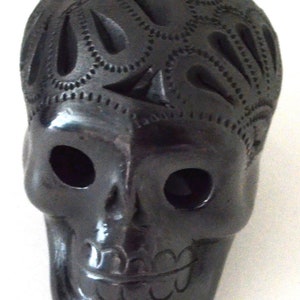Black clay (barro negro) Small Carved Skull