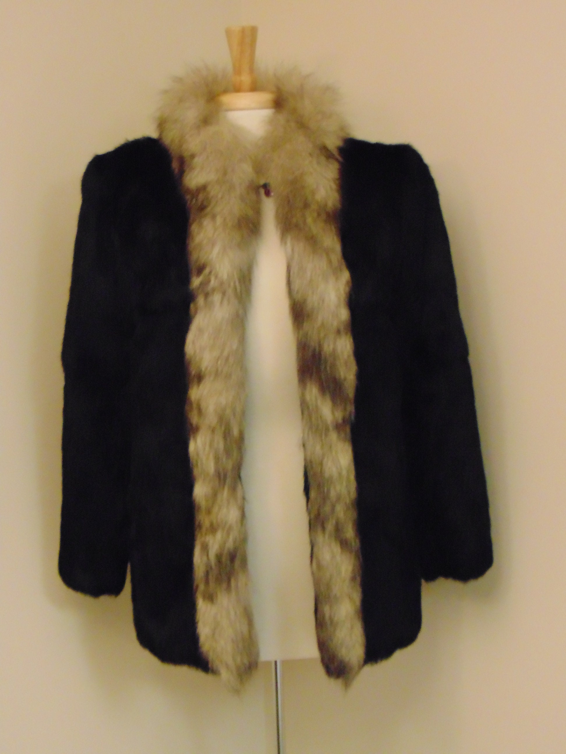 ヴィンテージ ラビットファーコート：フォックスファートリム付き