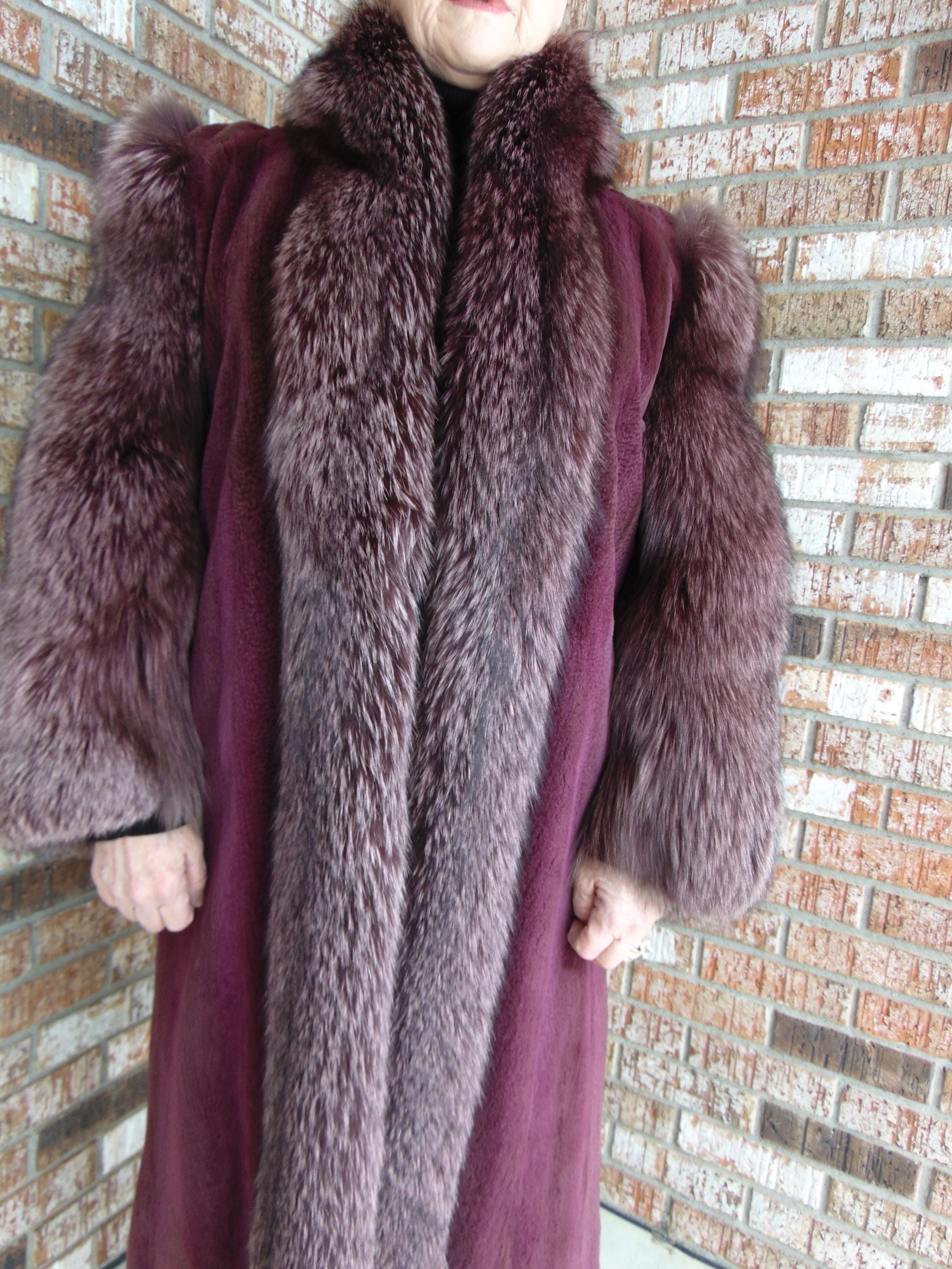 フォックスファーボーダー付きパープルシアードミンクファーコート