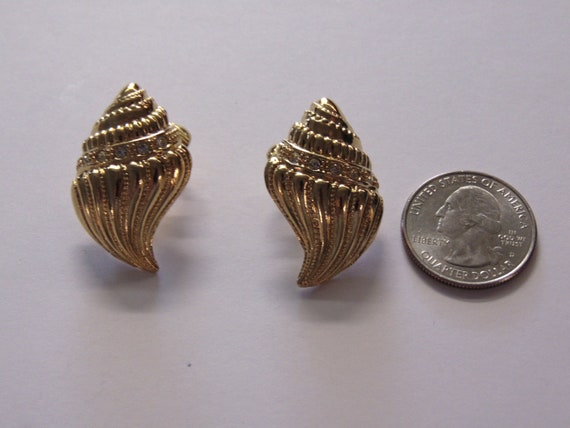 KJL Kenneth Jay Lane Undersea Shell Clip Earrings - image 3