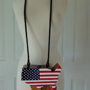 Bolso con la bandera de EE. UU., bolso vintage de madera con la bandera, bolsos vintage de Timmy Woods, regalos únicos con la bandera, bolso con la bandera roja, blanca y azul, bolsos de hombro con la bandera