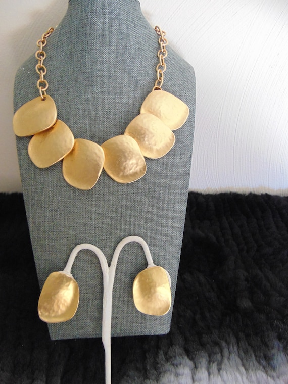 Vintage KJL Gold-Tone Necklace & Earring Set - Ru… - image 1