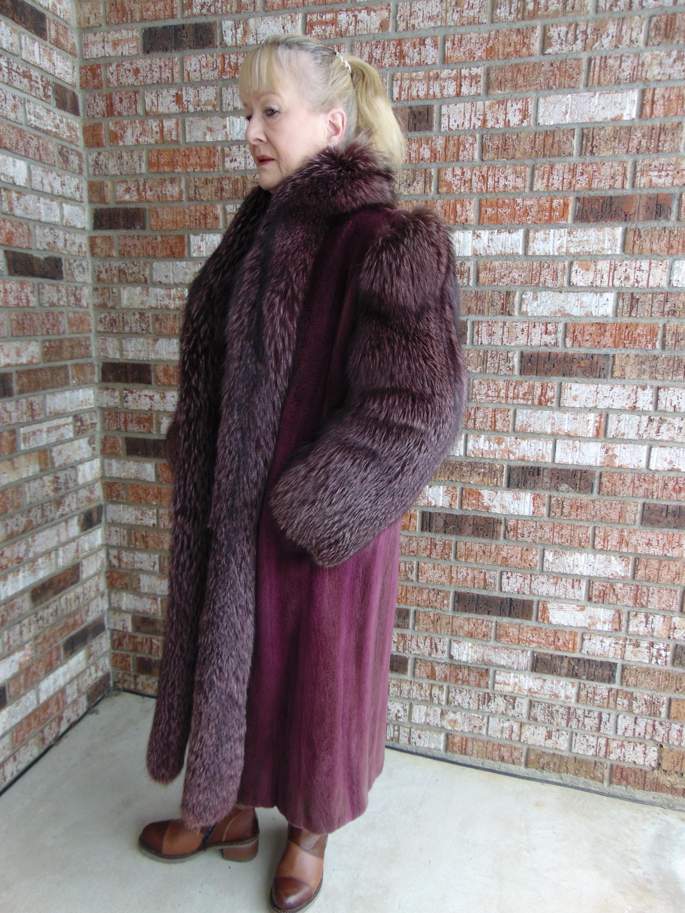 フォックスファーボーダー付きパープルシアードミンクファーコート