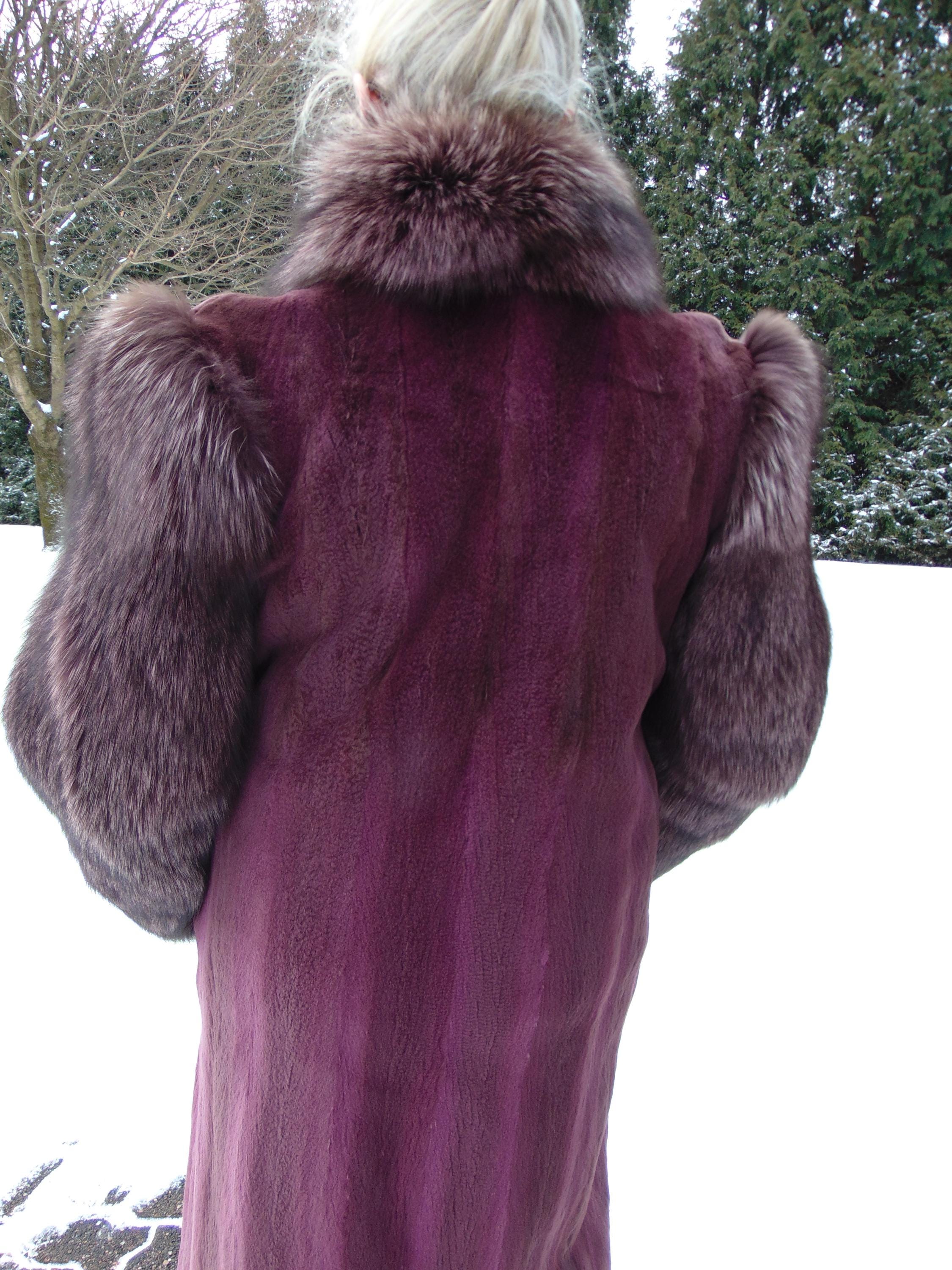 フォックスファーボーダー付きパープルシアードミンクファーコート