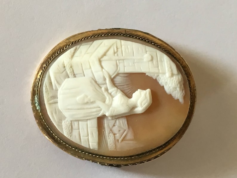 Christmas- Mothers Day- Valentines Day /& Birthday Gifts Business Luncheons Cruises Holidays 1800s Cameo Brooch Perfect For Weddings