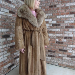 Full Length Mink Coat, Long Beige Mink Fur Coat, Preloved Mink Coat, Vintage Beige Mink Fur, Estate Beige Mink Fur Coat, Classic Beige Mink