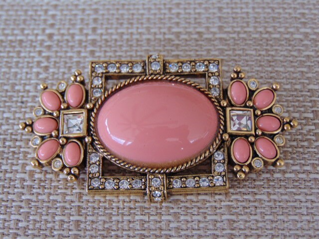 Elizabeth taylor brooch deals