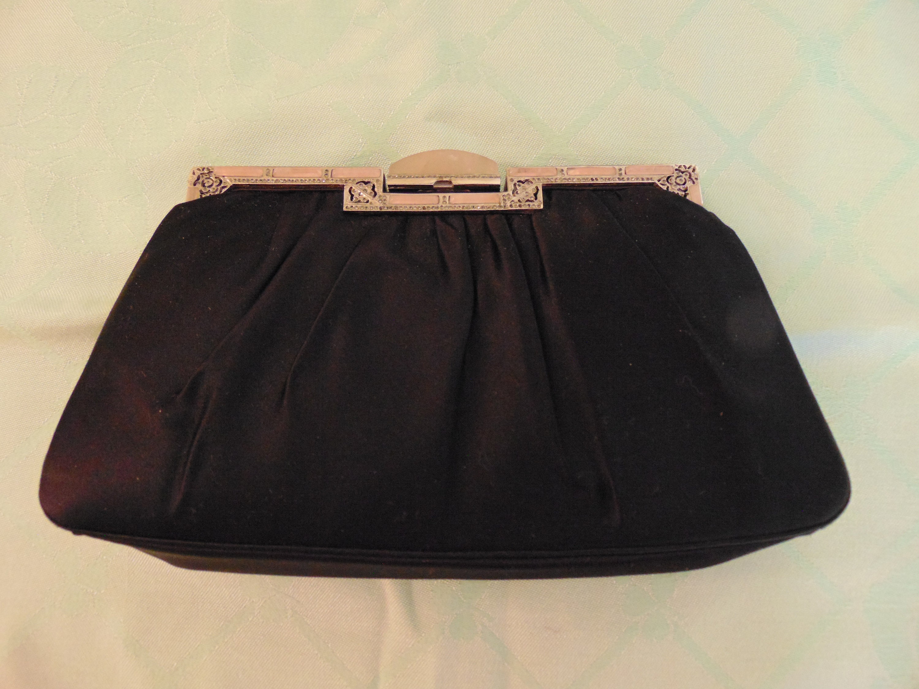 Judith leiber black clutch sale