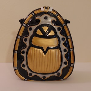 Monedero de madera con forma de escarabajo de la suerte en color negro y dorado - Monedero vintage de Timmy Woods - Monederos coleccionables con forma de escarabajo - Monederos raros y retirados - Regalos de monederos únicos